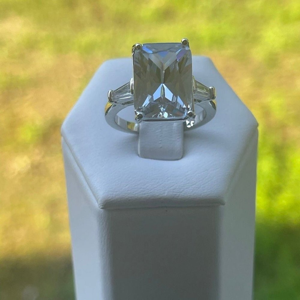 STAMPED EMERALD HEART BRIDAL